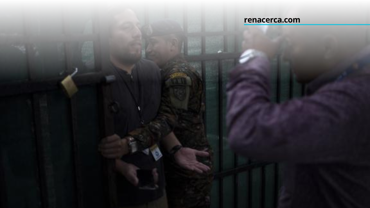 El Faro denuncia posibles órdenes de captura contra sus periodistas por revelar presunto pacto entre Bukele y pandillas